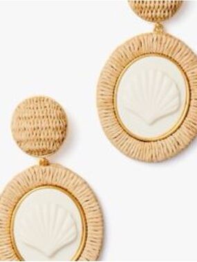 Tuckernuck Raffia Rowen Earrings in Clamshell Coastal Granddaughter Nantucket